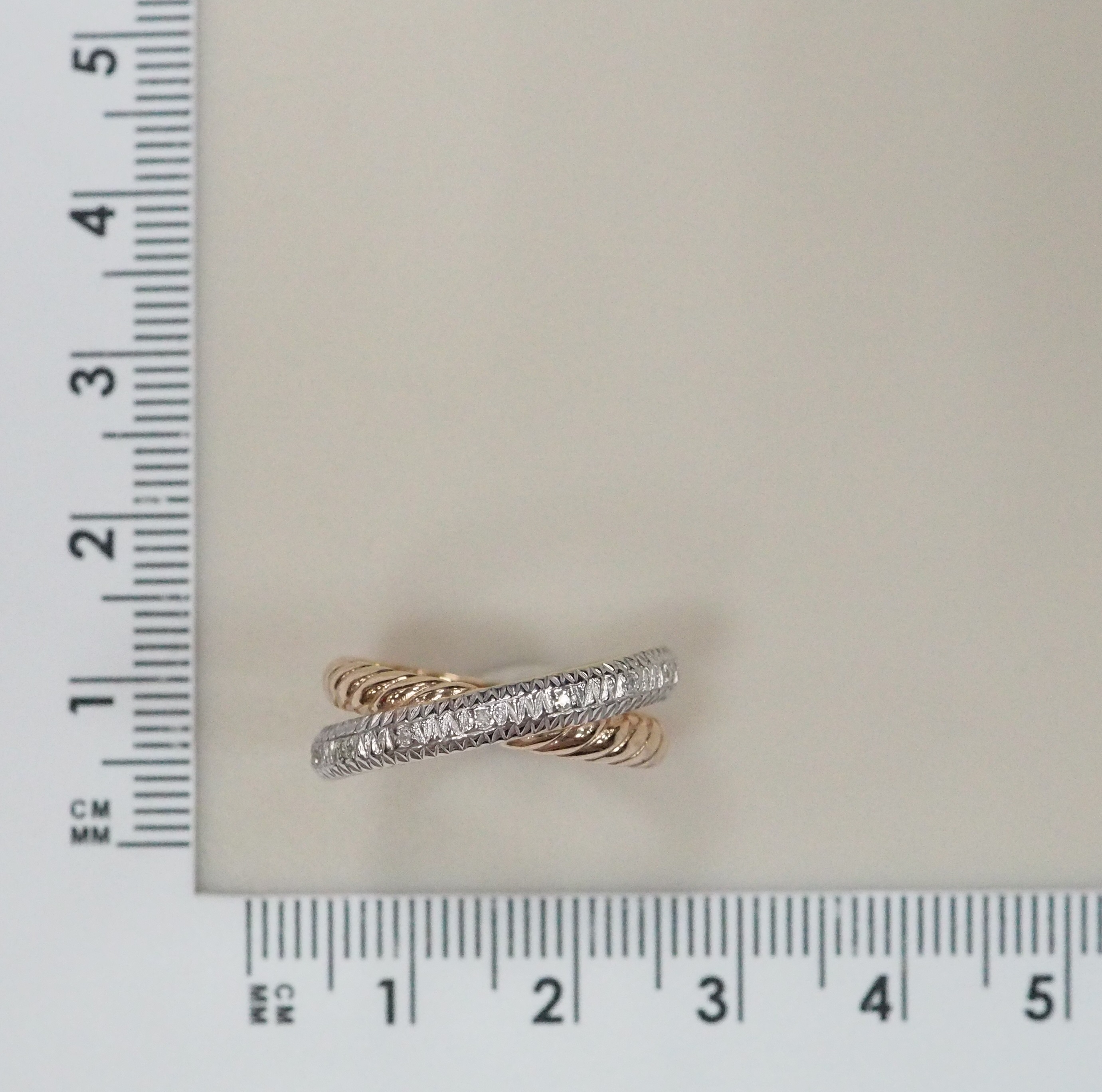 Серебряное кольцо с бриллиантами